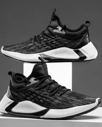 Outstansing Dashing Sneaker